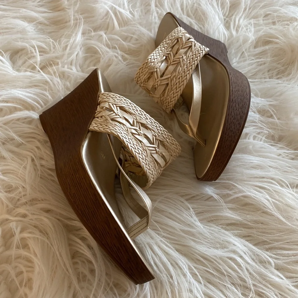 Italian Shoemakers Cream and Brown Wedges - Picture 13 of 16